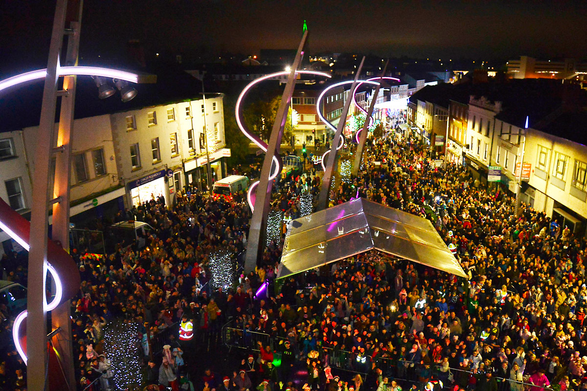 photo of a crowd of 5,000 watching the Lisburn switch on