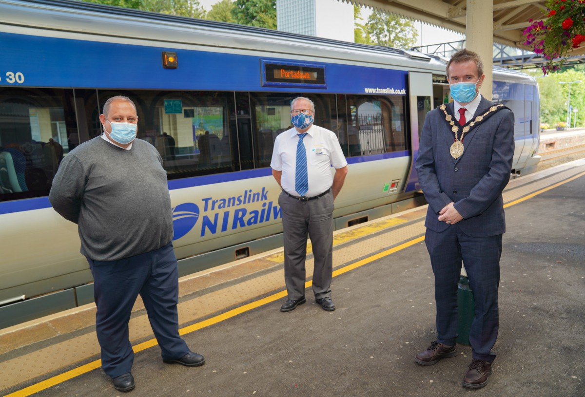 Mayor Martin visits Lisburn Train Station and talks to Translink staff