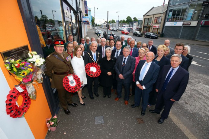 Council lays wreath to remember bomb victims