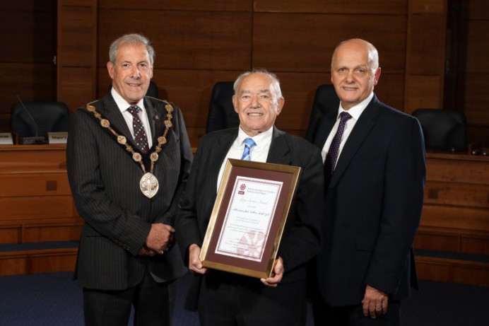 Alderman Jim Dillon MBE receives a Lifetime Achievement Award