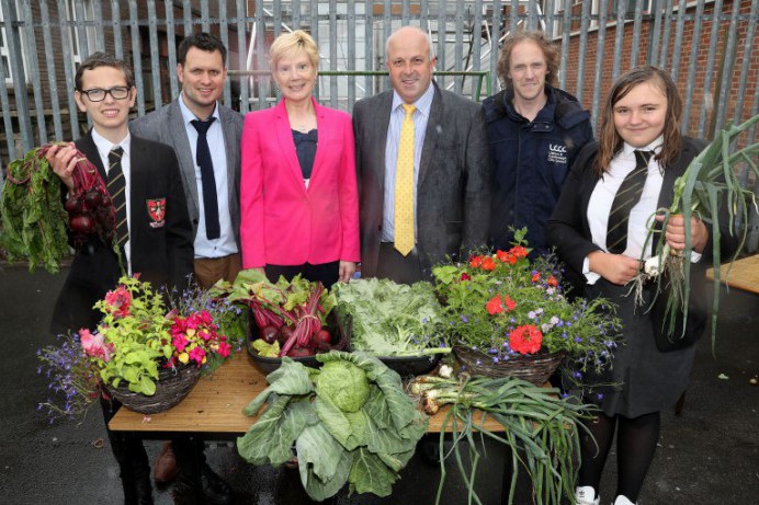 Council Visits Local School Horticultural Club