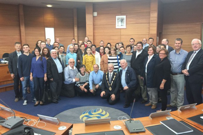 Council welcomes Romanian visitors to Lagan Valley Island