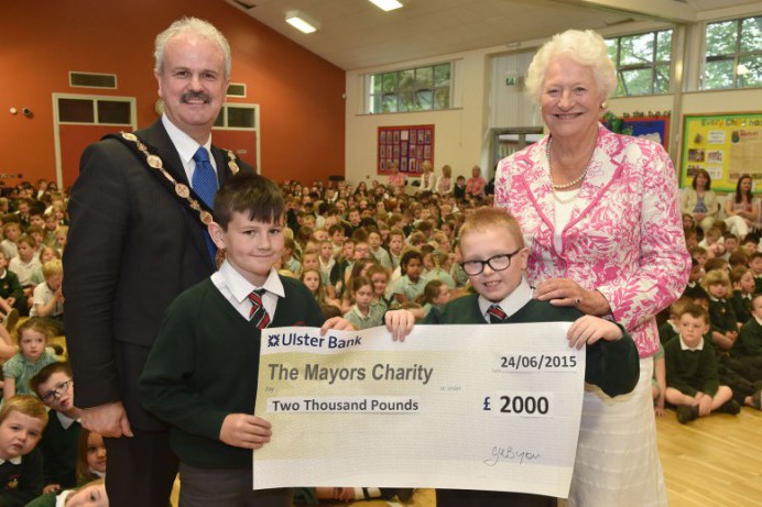 Dundonald Primary School Makes Donation to the Mayor's Charity