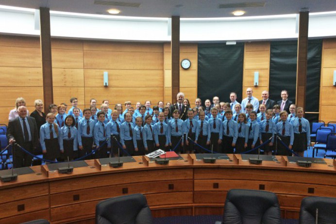 Mayoral reception held to celebrate School Choir of the Year - Pond Park Primary School