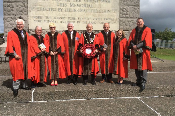 Mayor Marks End of Armed Forces Week