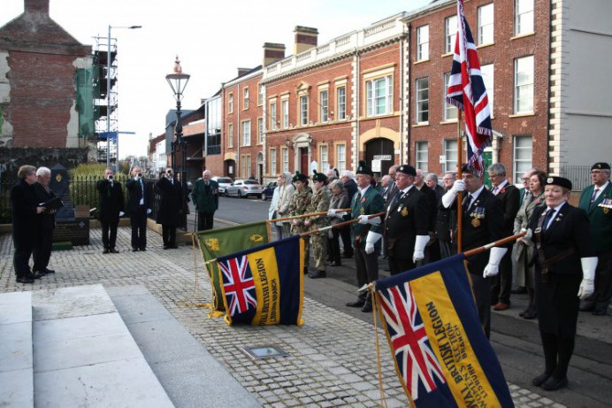 Mayor attends Commemorative Service