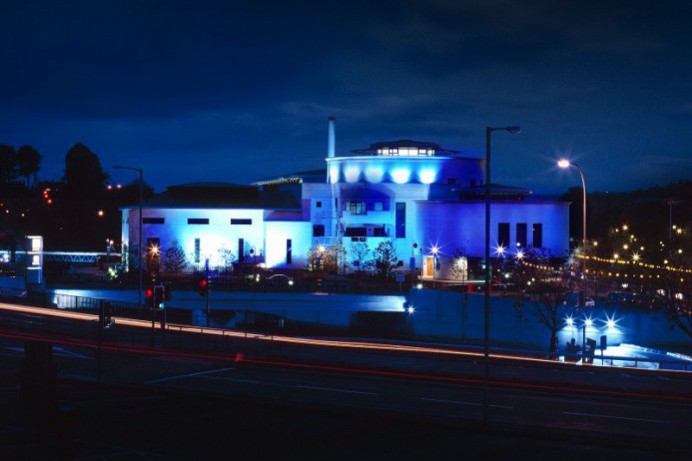 Council Lights Up Blue to Support the NHS