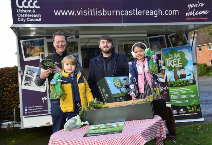 Council gives schools tree-mendous gifts for National Tree Week!