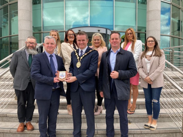 Mayor Martin thanks local NI Housing Executive team