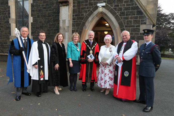 Council Holds Church Service to Mark Queen Elizabeth II's Reign